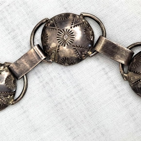 VINTAGE ~ AUTHENTIC CONCHO BELT ~ TEPEES & SUNBURSTS ~ 44.5" ~ OLD PAWN SILVER - Picture 7 of 14